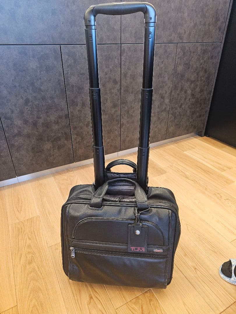 TUMI ブラック キャリーケース