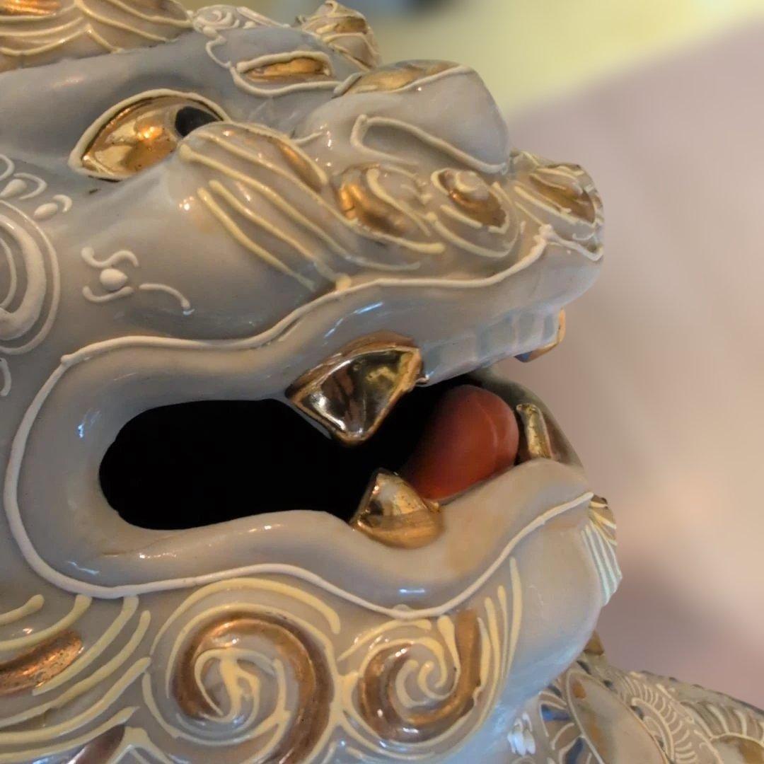 九谷焼　獅子の陶器像