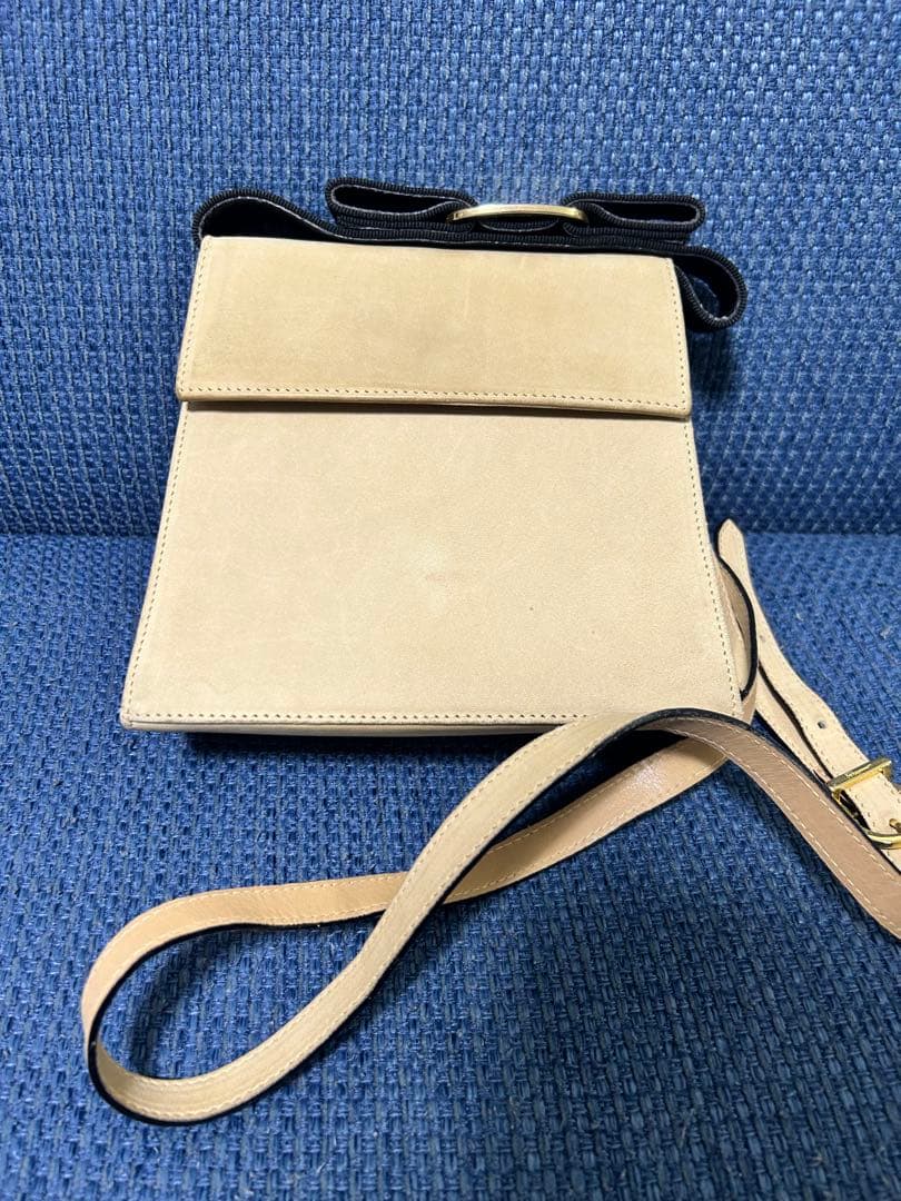 フェラガモ　ミニショルダーバッグ