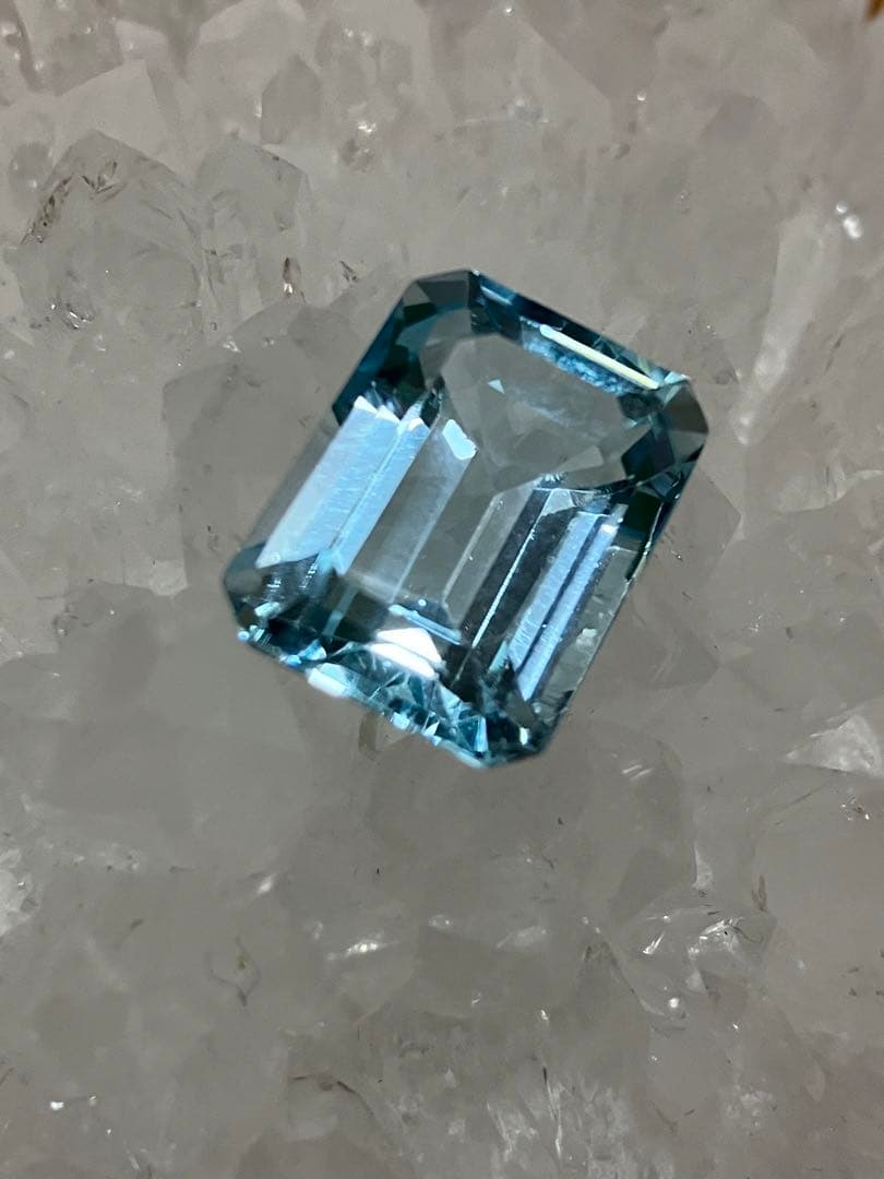 高品質　ブルートパーズ　裸石　ルース　ブラジル産　15ct