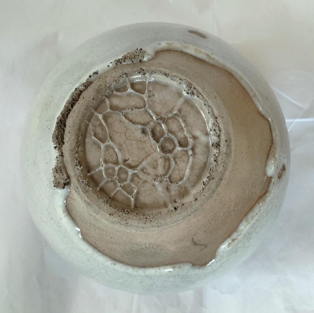 陶器 花入れ 白釉薬 球体 Ac-248