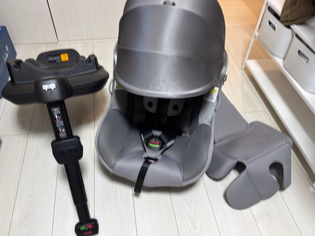 アップリカ　クルリラエックス　プラス　チャイルドシート　グレー　2024年