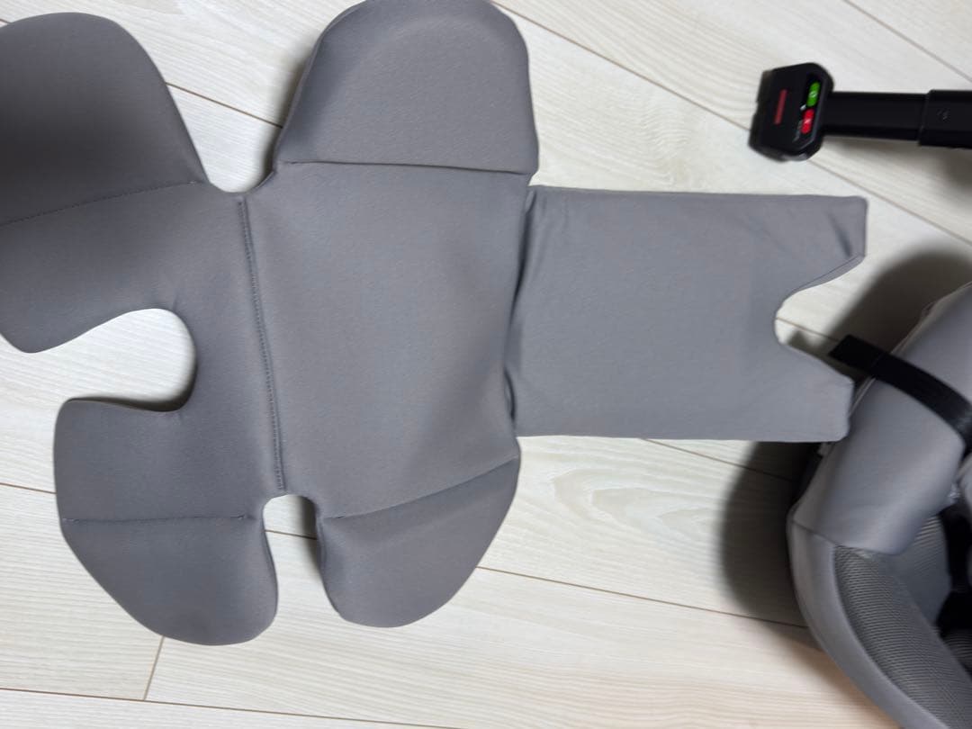 アップリカ　クルリラエックス　プラス　チャイルドシート　グレー　2024年