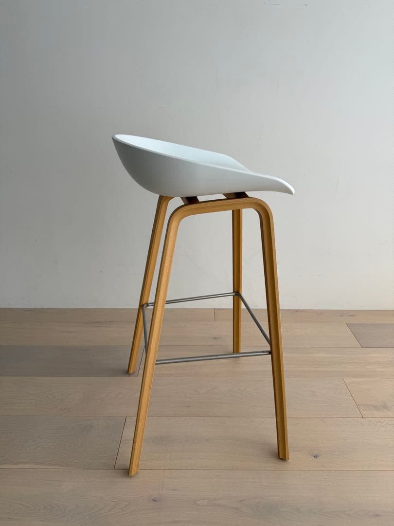 HAY ホワイト ハイスツール 木製脚