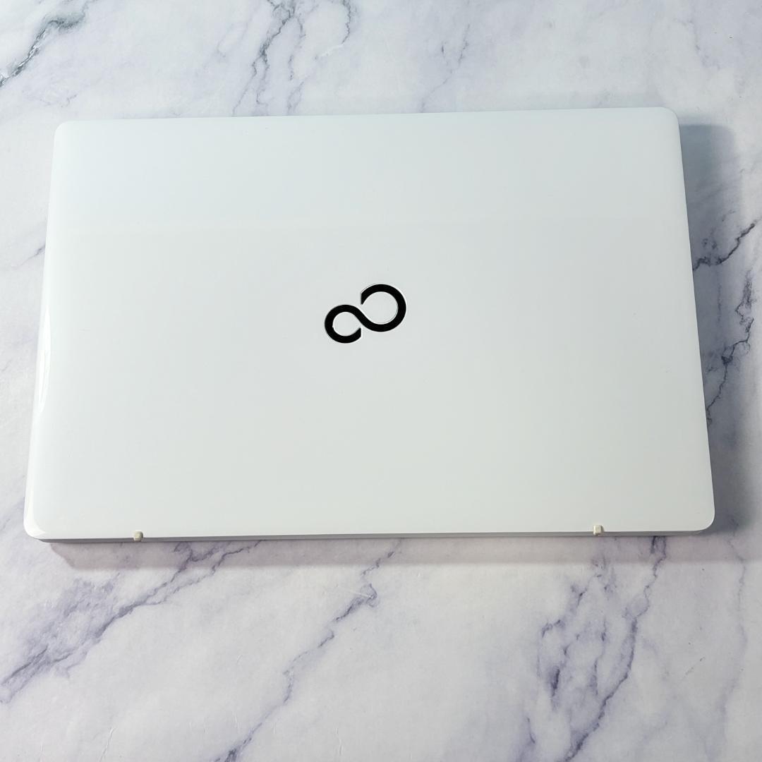 美品ホワイト！Corei7・16GB・SSD・ブルーレイ・ノートパソコン