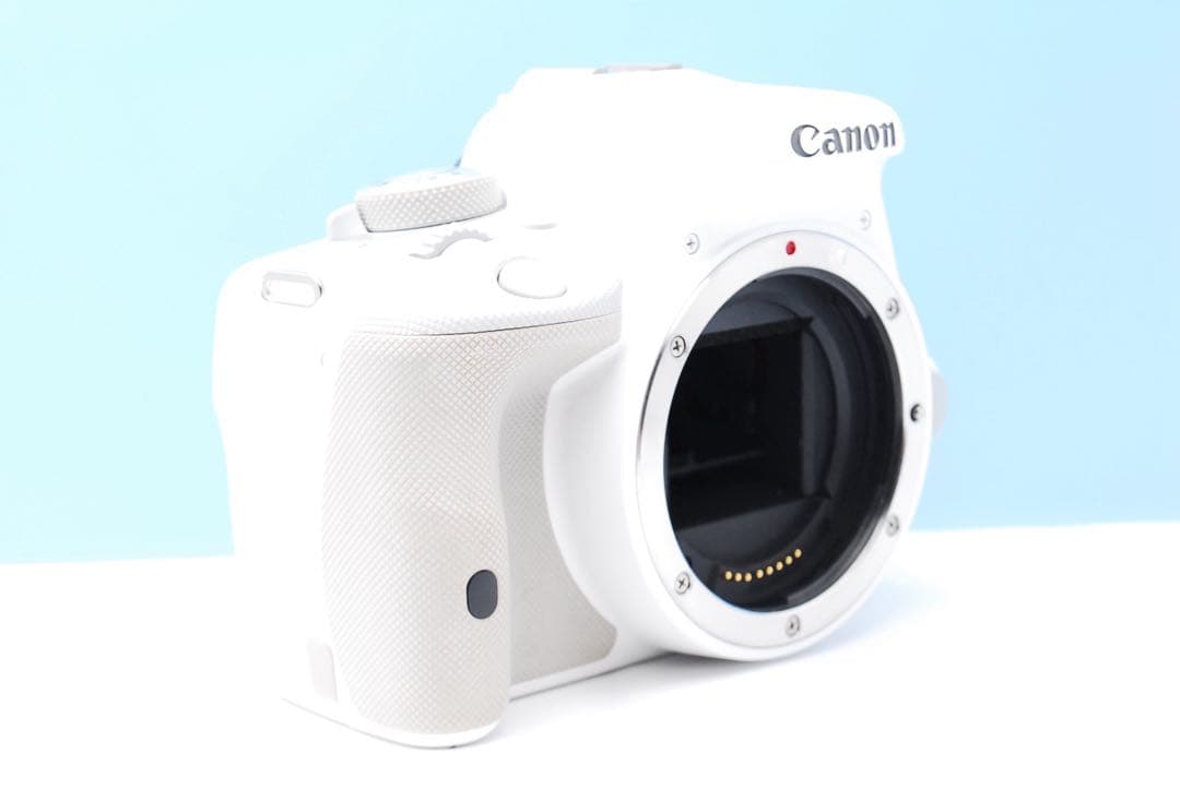 Kiss X7白♥️女性人気◎軽量ボディ×手ブレ補正レンズで撮影快適♪