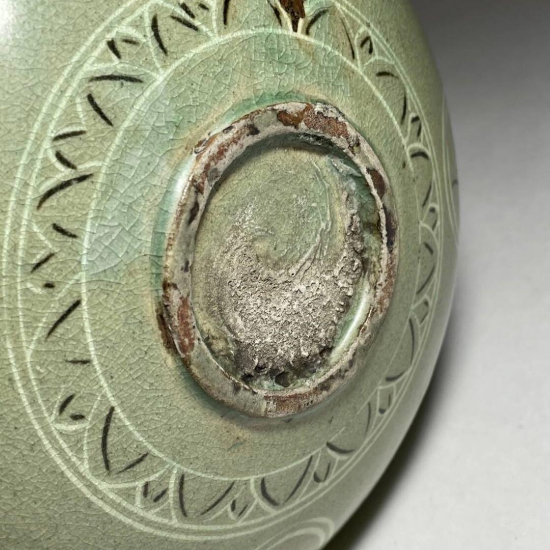 青磁象嵌　碗　箱付