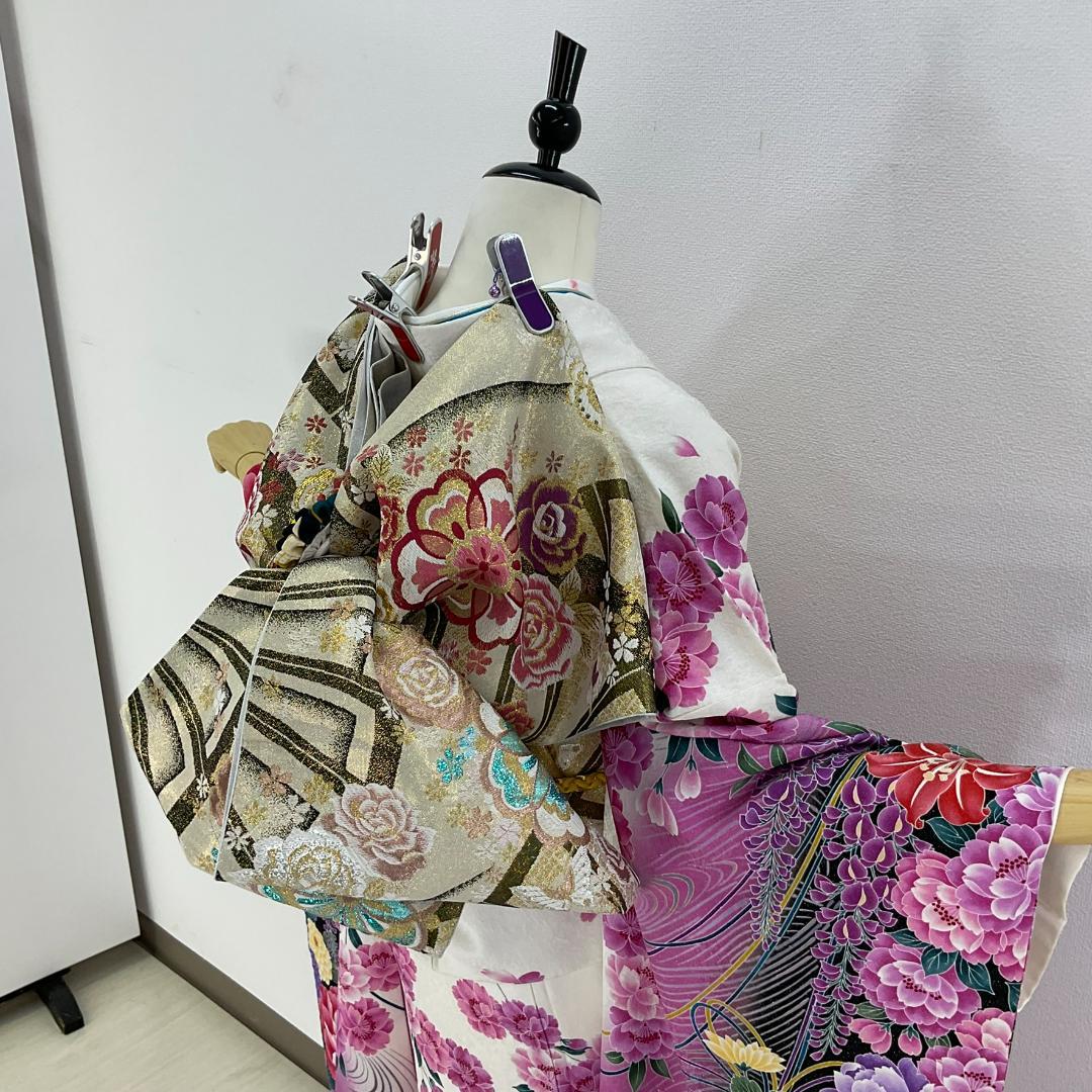 お振袖　単品　お仕立て上り品　白×紅紫　玉　正絹　美品　成人式　袴スタイルにも