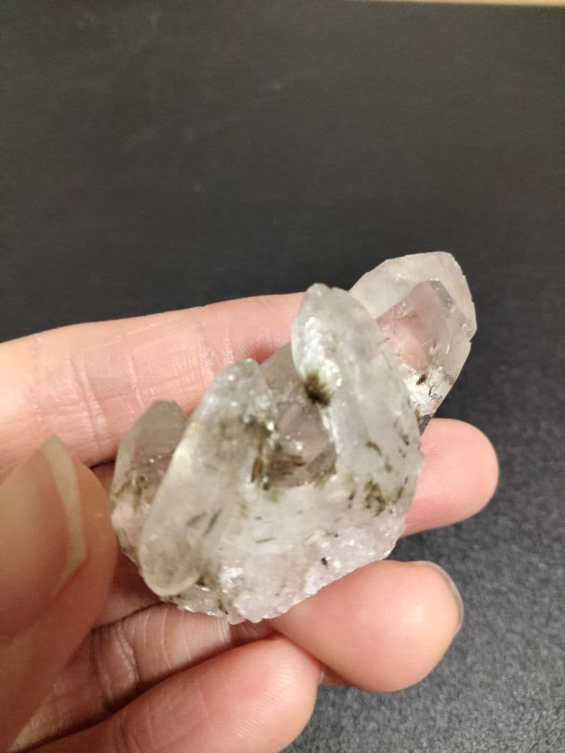 国産鉱物　山梨県　塩山竹森山34　天然水晶　　トルマリン入り水晶　早い者勝ち