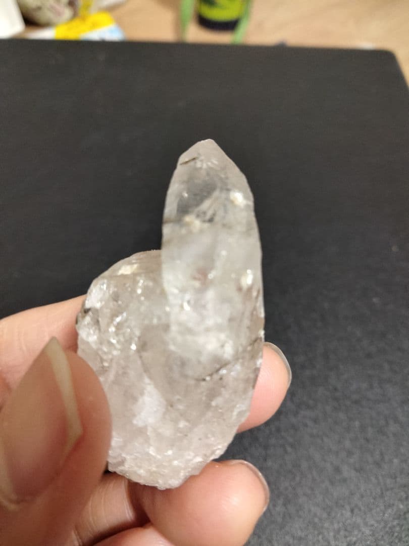 国産鉱物　山梨県　塩山竹森山34　天然水晶　　トルマリン入り水晶　早い者勝ち