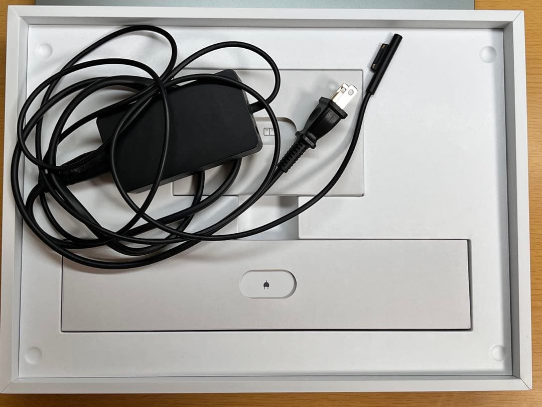 【最終値下げ】Surface Lptoo5 特別モデル　液晶異常あり