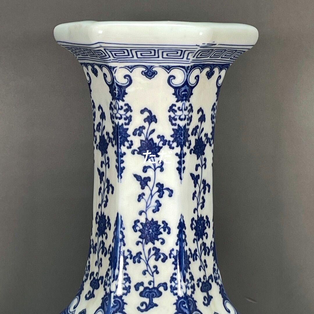 青花図案六稜花瓶 景徳鎮 陶磁器 装飾品 現代工芸品 美術品 置物
