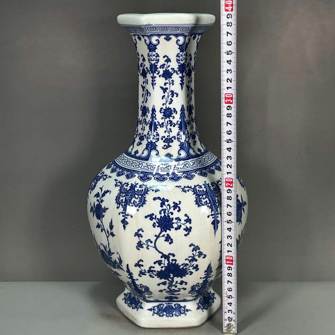 青花図案六稜花瓶 景徳鎮 陶磁器 装飾品 現代工芸品 美術品 置物