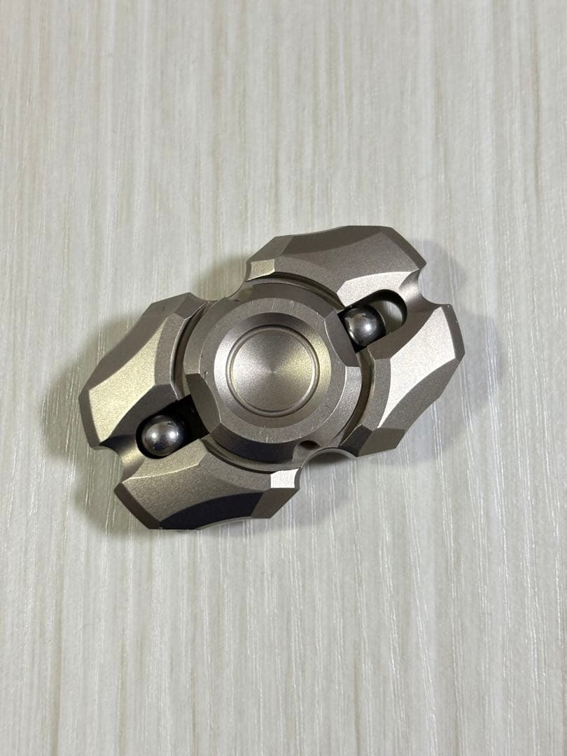 ハンドスピナー チタン