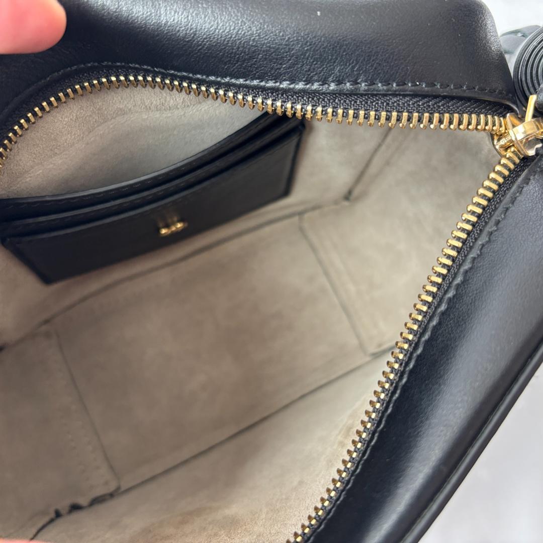 極美品 アニヤハインドマーチ レザー ショルダーバッグ チェーン ブラック