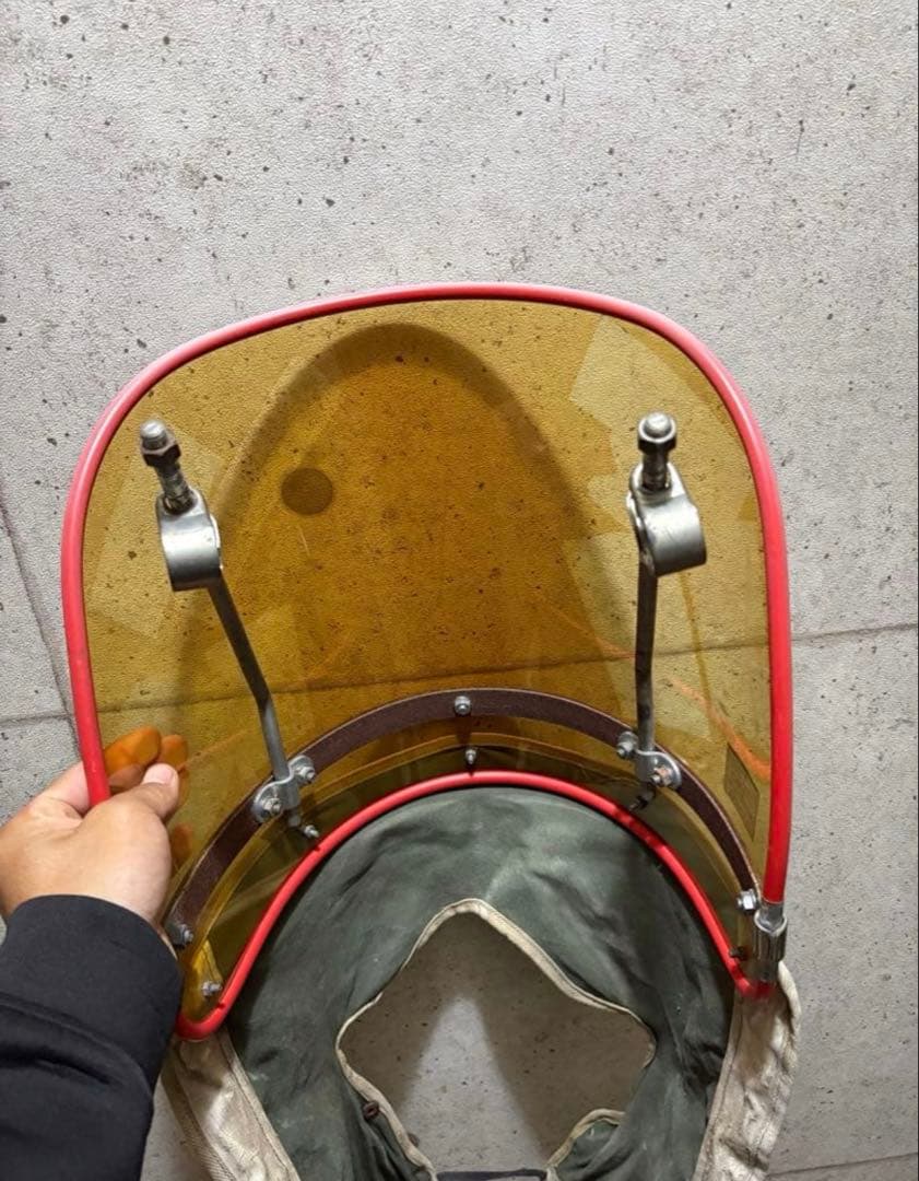 風防　黄ばみ　赤縁