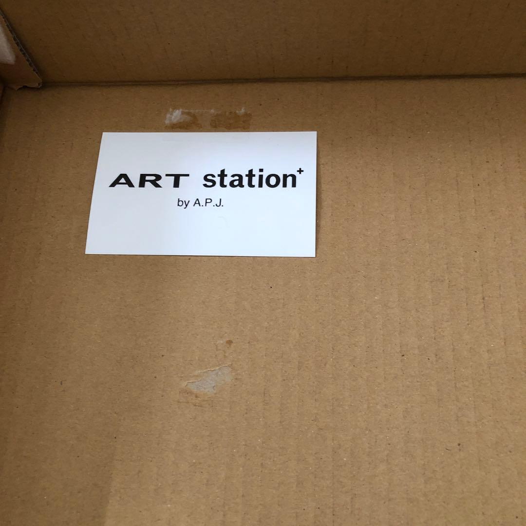 ドナ・ウィルソン 原画「ロビンも黄色いスリッパ」ART station