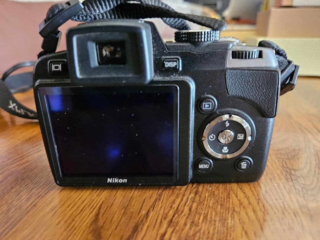 NikonCOOL PIX P80のデジタル一眼レフカメラです。