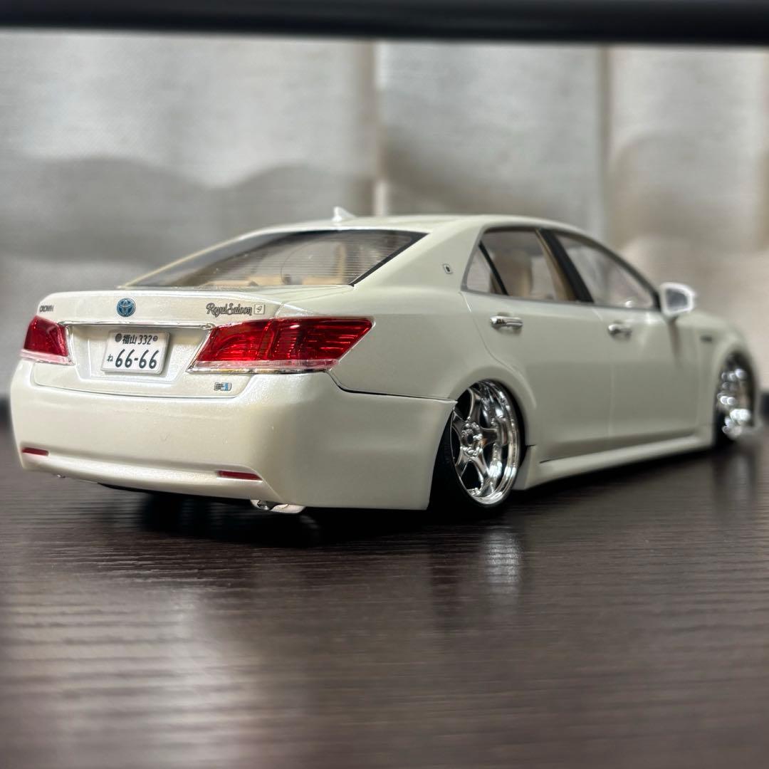 1/24 プラモデル クラウン 21後期ロイヤル ホワイトパール 純ベタ仕様