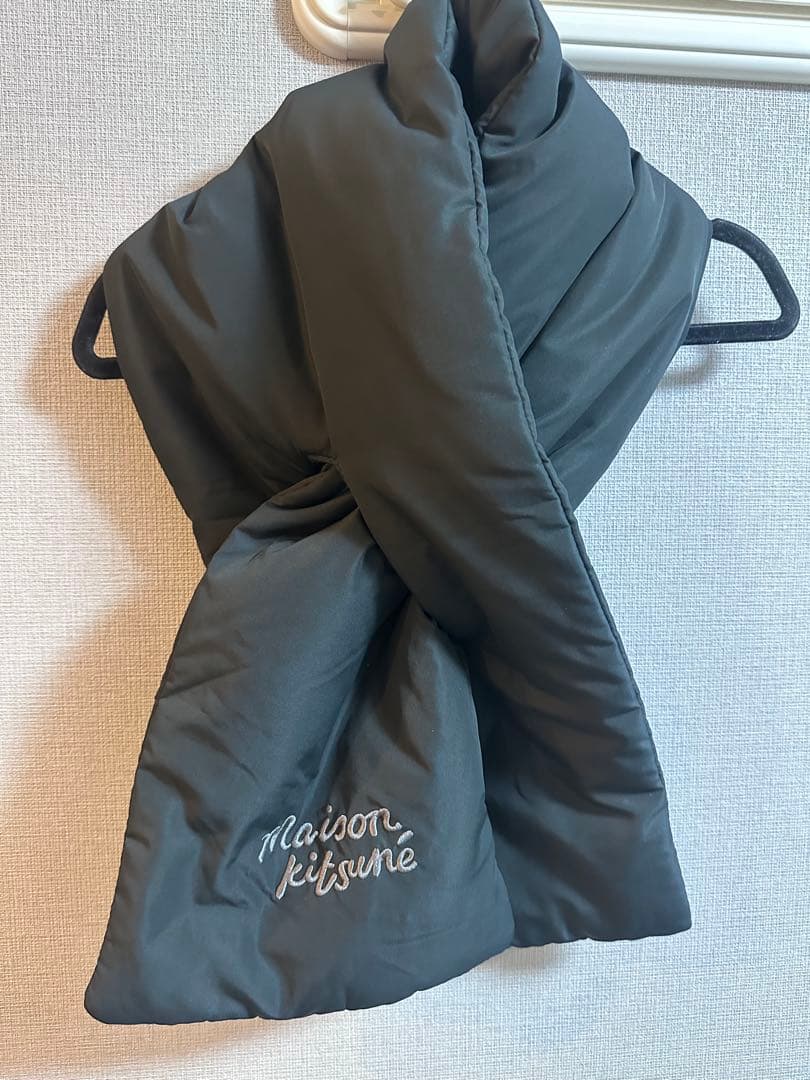 Maison Kitsuné ブラック マフラー メゾンキツネ パファースカーフ