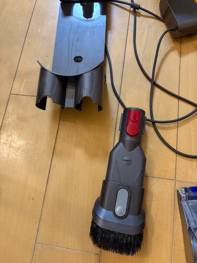 Dyson V8 コードレス掃除機　ジャンク品