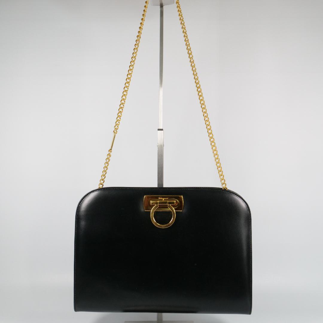 極美品✨サルヴァトーレフェラガモ ショルダーバッグ ガンチーニ チェーン 黒