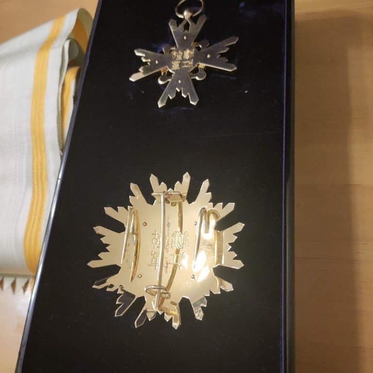 【極美品! 本物保証】勲一等瑞宝章 明治勲章 瑞宝大綬章 昭和後期 勲章 徽章