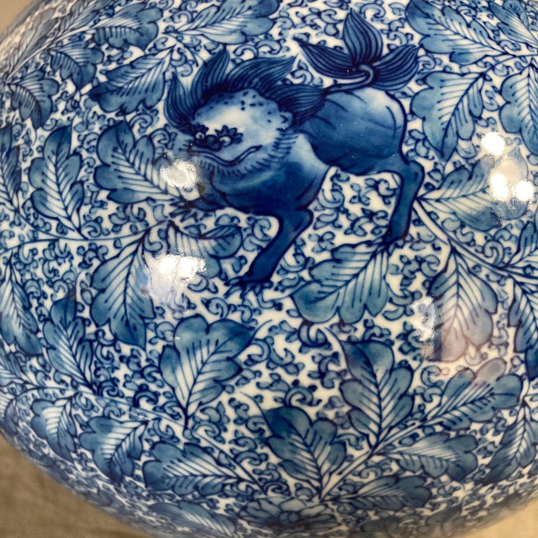 【源右衛門】古伊万里の伝統　日本の名窯　舘林源右衛門作　青磁獅子唐草文　花瓶