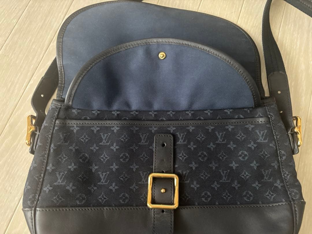Louis Vuitton 紺ショルダーバッグ
