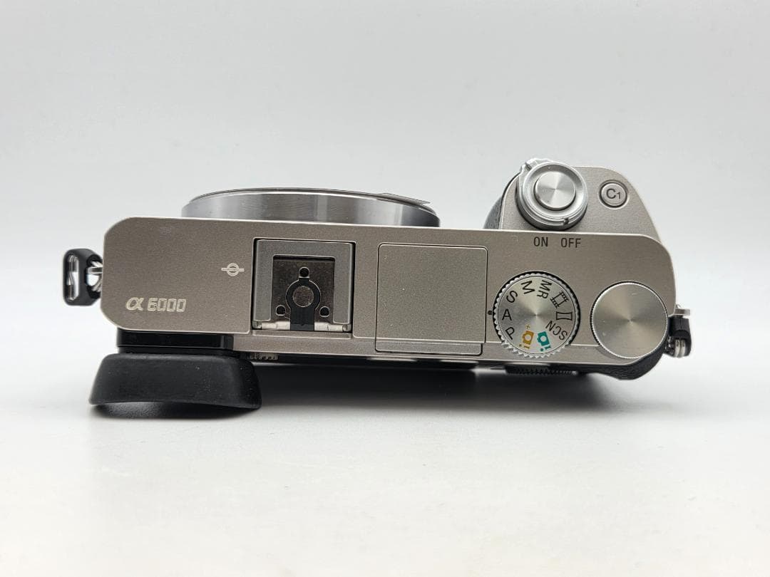 ソニー　SONY α6000 ボディ シルバー ILCE-6000