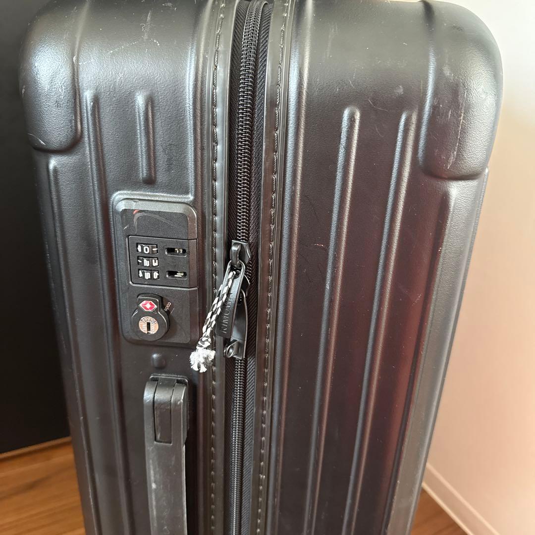 リモワ　RIMOWA essential M BLACK