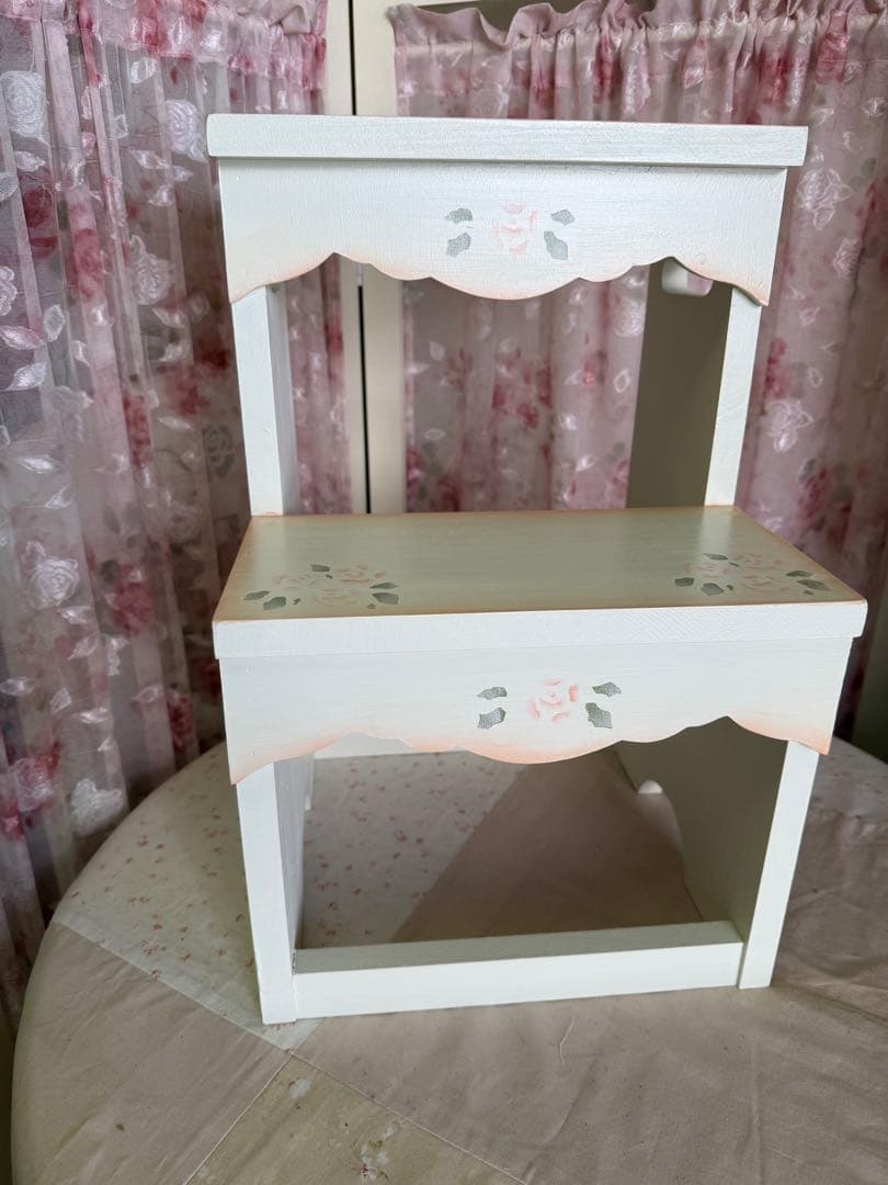 薔薇の踏み台　トアローズ２段　ディテーブルにも　オットマンにも　ディスプレイ台