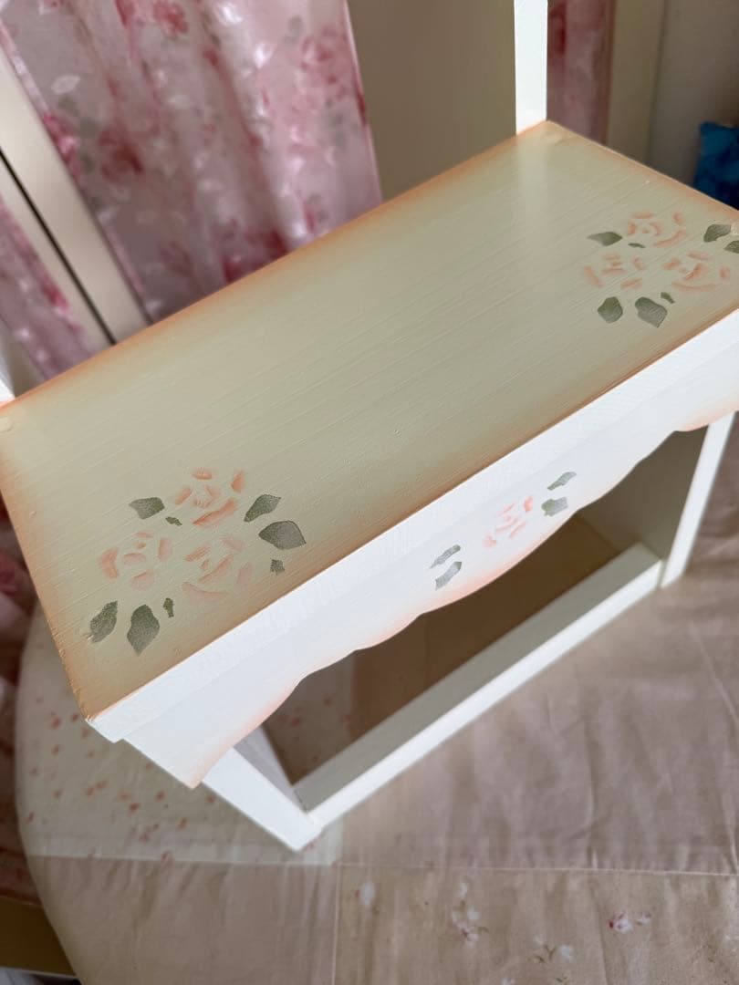 薔薇の踏み台　トアローズ２段　ディテーブルにも　オットマンにも　ディスプレイ台