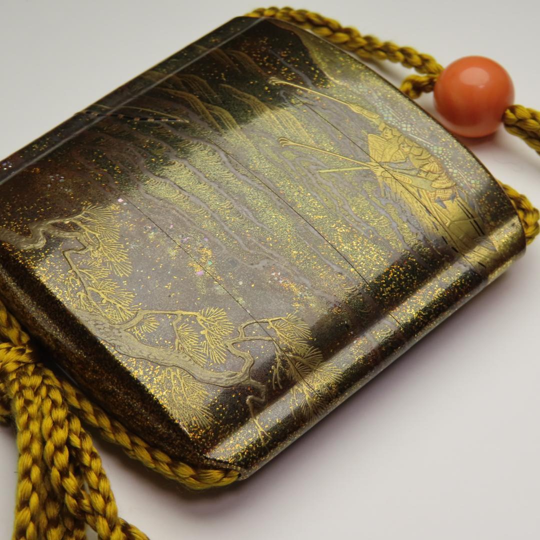 宇治川先陣争い蒔絵印籠　今泉成之作　東京美術館所蔵品同手あり・根付