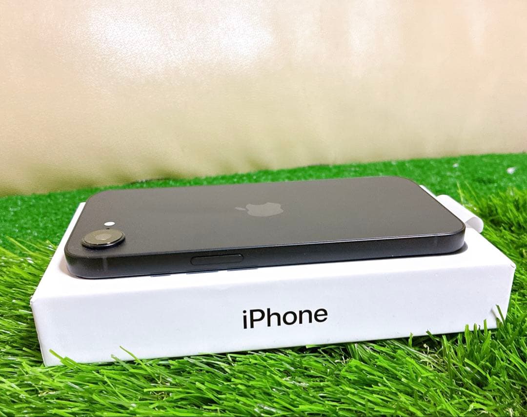 【本日限り特価】iPhone 16e ブラック 海外版 充電3回