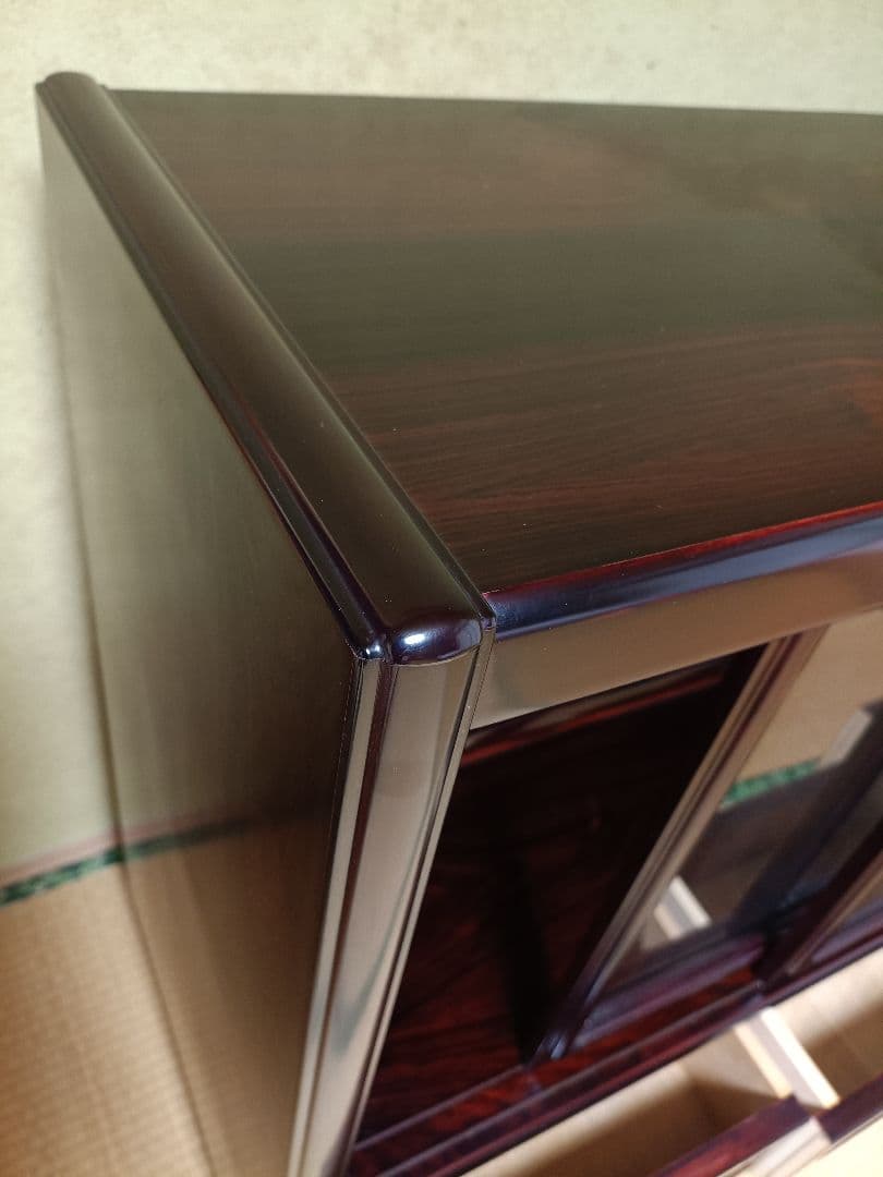 【引取り限定】ダークブラウン木製茶タンス ガラス扉付き