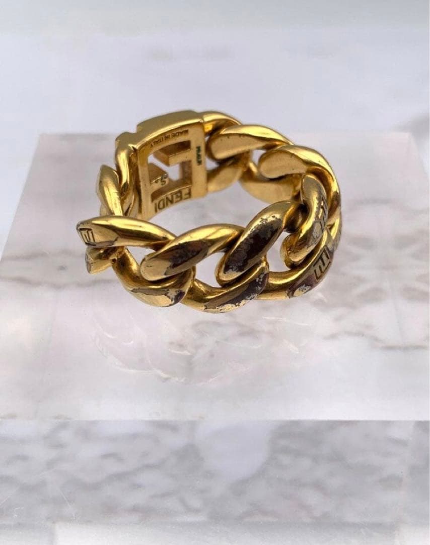 FENDI　ゴールドチェーンリング Fロゴ付き