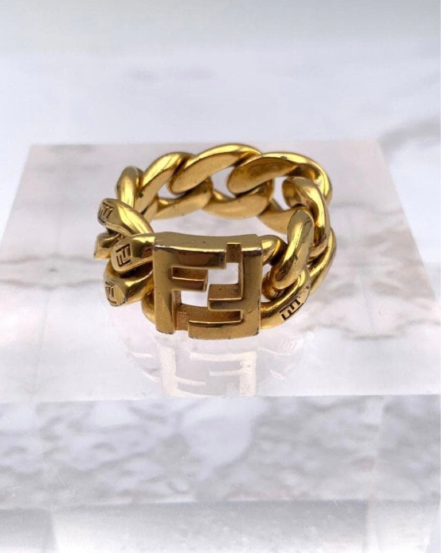 FENDI　ゴールドチェーンリング Fロゴ付き