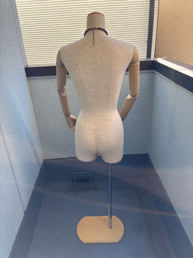 【中古】トルソー　アーム付き　レディース　ネックレス付き