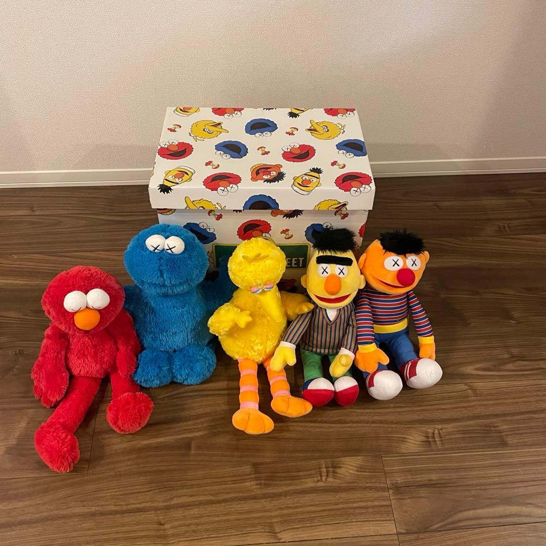 UNIQLO KAWS x SESAME STREET コンプリートボックス