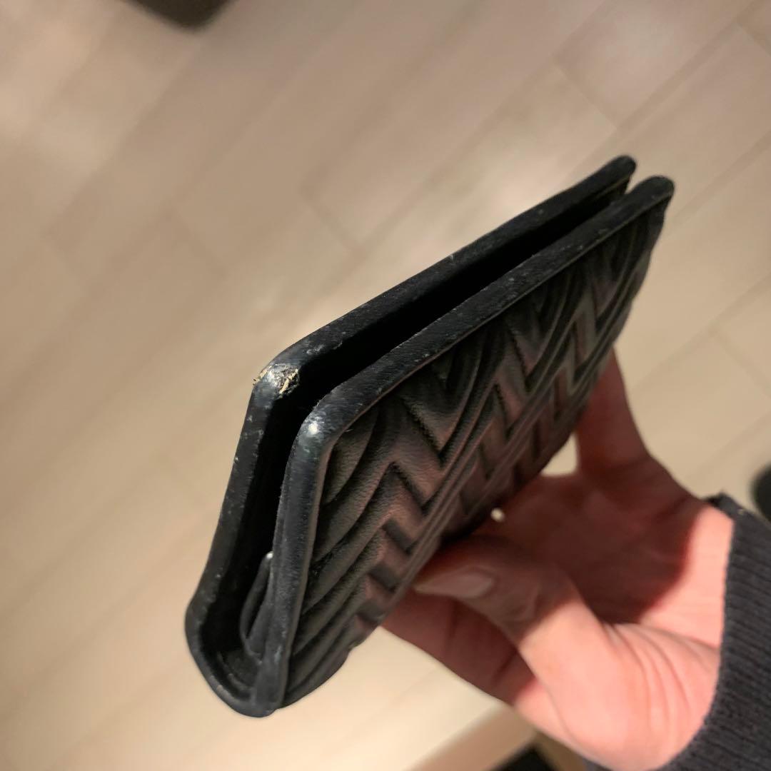 MIUMIU ブラックレザー 二つ折り財布