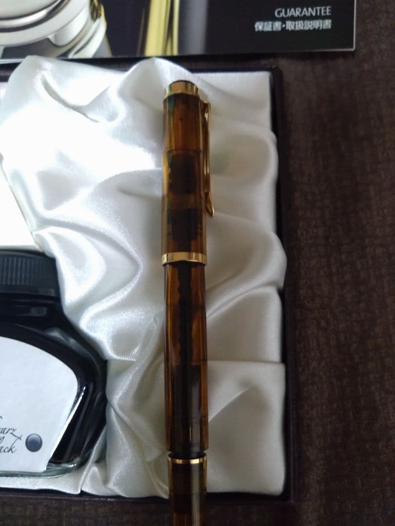 Pelikan 万年筆 M200コニャック　『Ｆ』インク瓶付き