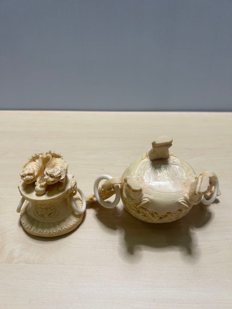 ヴィンテージの装飾彫刻樹脂香炉