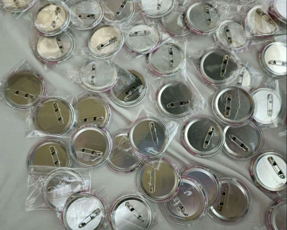 すとぷり　さとみ　缶バッチ　アリツア　デフォ