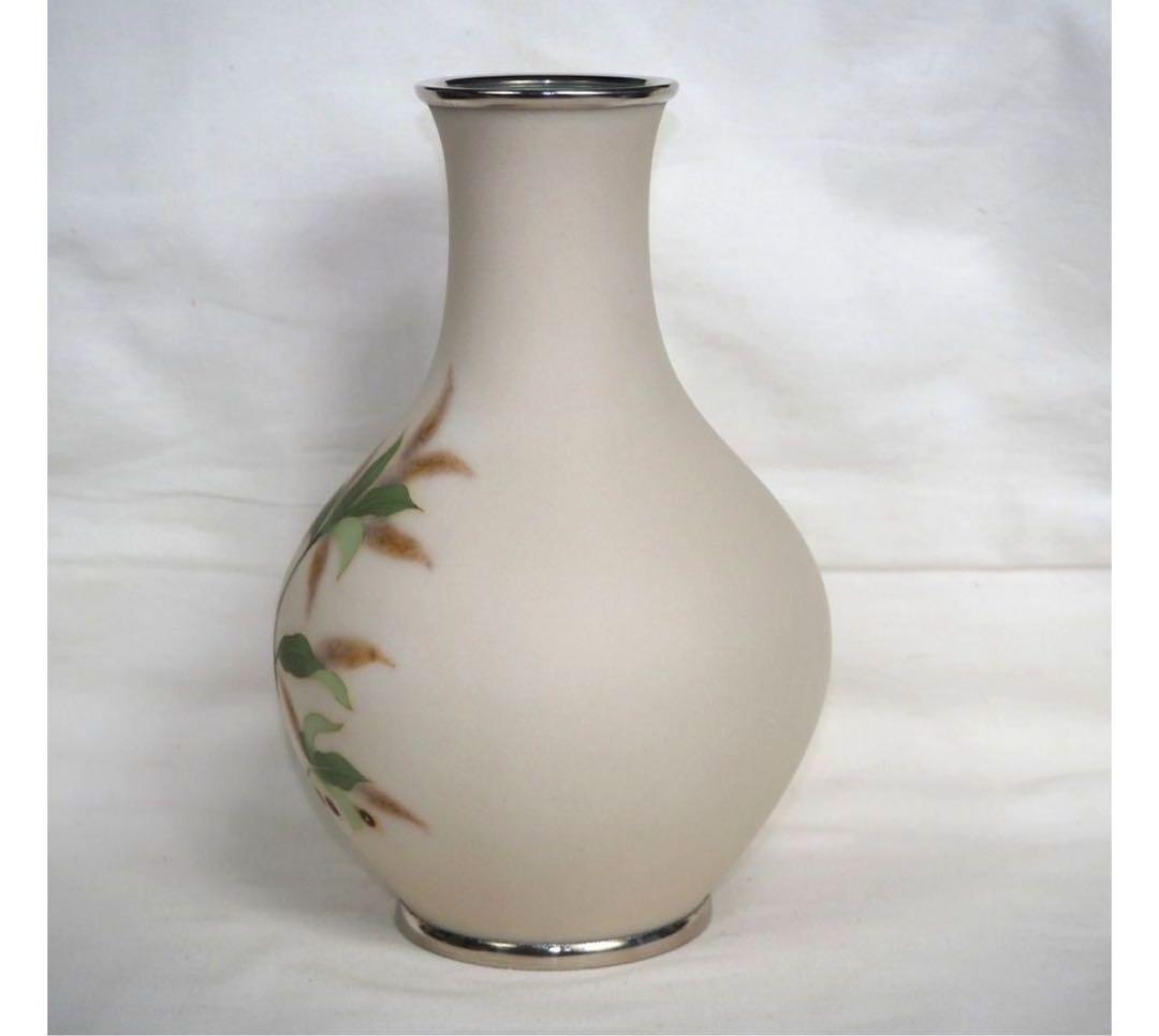 送料無料　最上級田村七宝謹製白地花紋七宝花瓶　銀銘 有線・無線七宝幻想的な文様