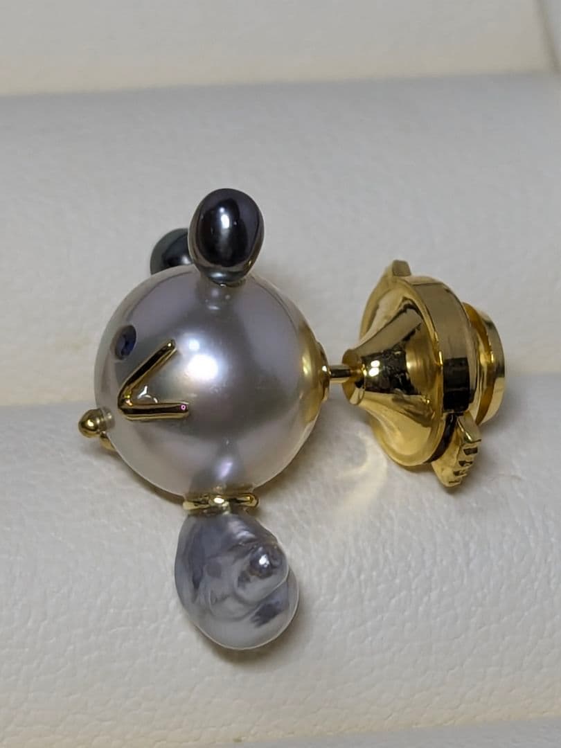 AC41 K18　芥子　白蝶黒蝶真珠　ケシ　猫ちゃん　サファイア　ピンブローチ