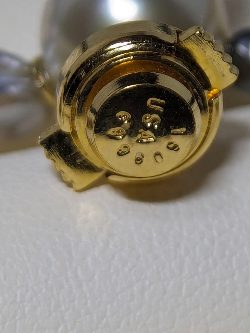 AC41 K18　芥子　白蝶黒蝶真珠　ケシ　猫ちゃん　サファイア　ピンブローチ