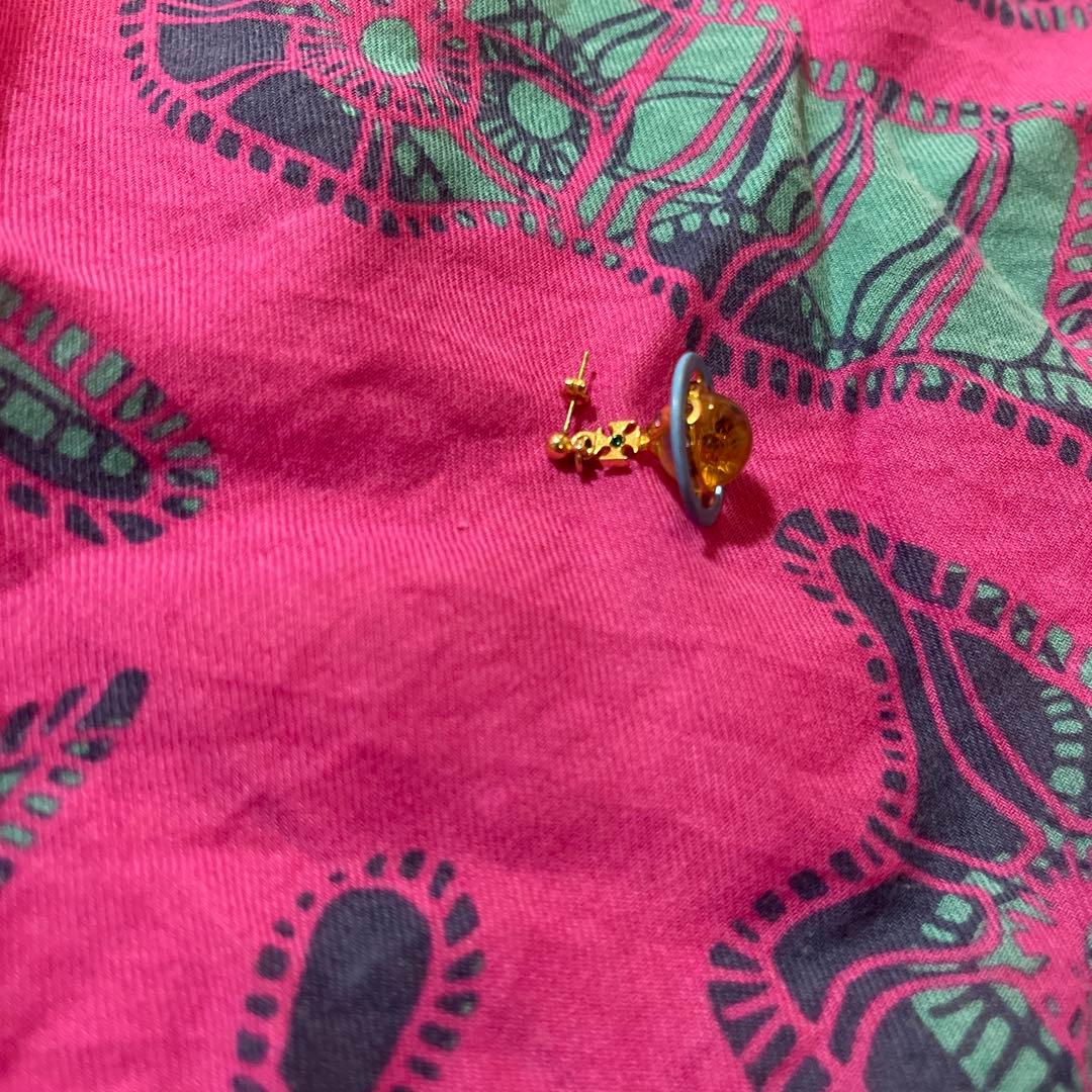 Vivienne Westwoodオーブピアス