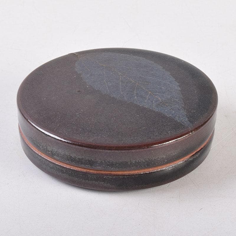 土渕善丕作　天目釉　木葉文　一文字香合　堀内宗完(兼中斎)極め箱　V　R9019