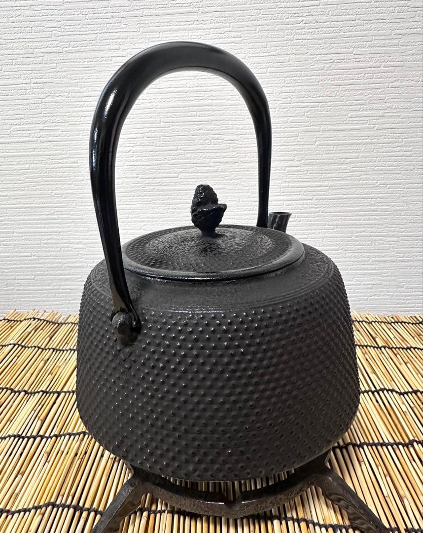 未使用品　工房和秋 金野 和秋作 １５型九重アラレ　南部鉄瓶　南部鉄器　鉄瓶